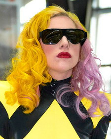 25 kiểu tóc ấn tượng nhất của "dị nữ" Lady Gaga ảnh 13 25 kiểu tóc ấn tượng nhất của "dị nữ" Lady Gaga ảnh 13