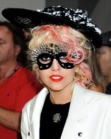 25 kiểu tóc ấn tượng nhất của "dị nữ" Lady Gaga ảnh 4 25 kiểu tóc ấn tượng nhất của "dị nữ" Lady Gaga ảnh 4