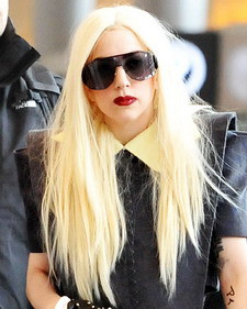 25 kiểu tóc ấn tượng nhất của "dị nữ" Lady Gaga ảnh 15 25 kiểu tóc ấn tượng nhất của "dị nữ" Lady Gaga ảnh 15