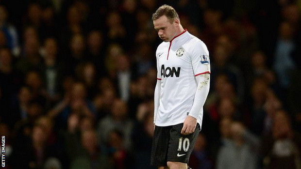 Chuyển nhượng 6/8: Trụ cột M.U đòi tống cổ Rooney ảnh 1