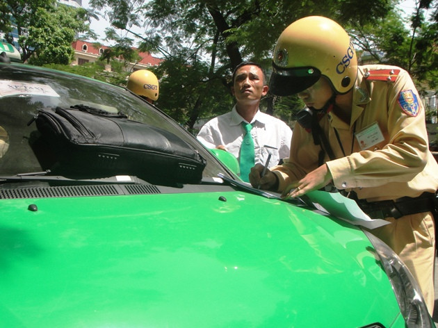 Hà Nội: Mở 3 chuyên đề “siết” các lái xe vi phạm ảnh 1