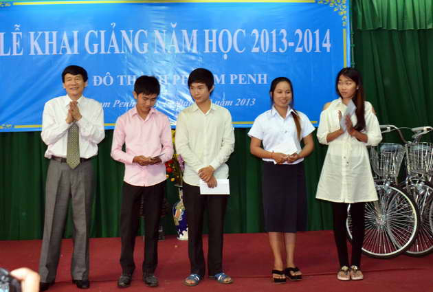 Học sinh Việt kiều ở CPC khai giảng năm học mới ảnh 4