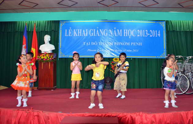 Học sinh Việt kiều ở CPC khai giảng năm học mới ảnh 2