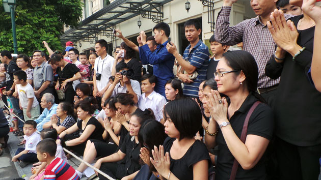 Hàng vạn tấm lòng nghẹn ngào hướng về Đại tướng ảnh 1