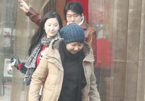 Nàng "Tiểu Long Nữ" Lưu Diệc Phi đang hẹn hò? ảnh 2