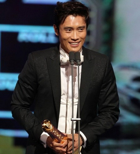 Thang Duy vượt mỹ nhân Hàn giành giải Baeksang ảnh 2