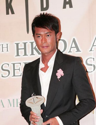 Những ngôi sao giàu có nhất làng giải trí Hoa ngữ ảnh 2