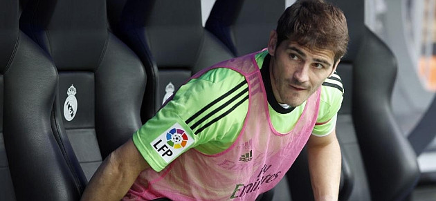 45% người hâm mộ ủng hộ Iker Casillas đến Barca ảnh 1