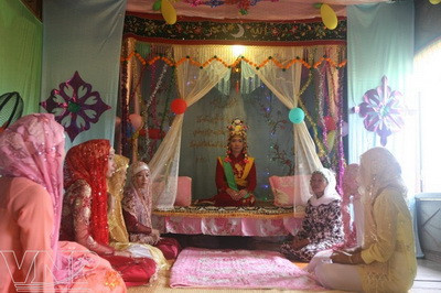 Đám cưới Chăm - Rực rỡ, công phu và trang trọng ảnh 3