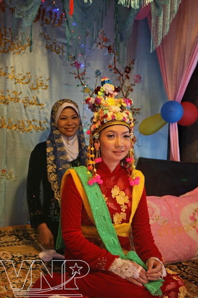 Đám cưới Chăm - Rực rỡ, công phu và trang trọng ảnh 1