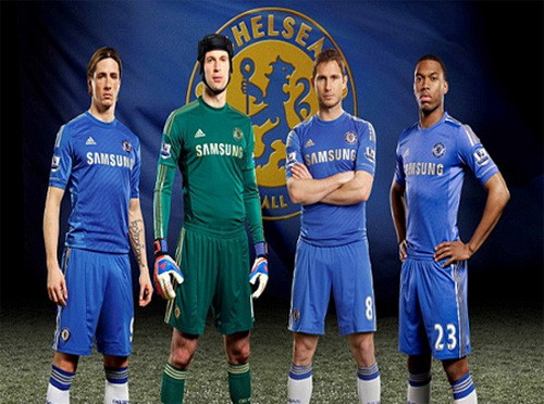 Torres vẫn quảng bá áo đấu Chelsea mùa giải mới ảnh 2