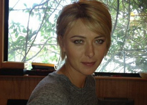 "Búp bê Nga" Sharapova gây sốt với mái tóc lạ ảnh 1