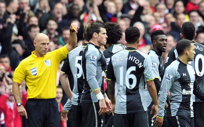 Adebayor xin lỗi các CĐV Tottenham vì nhận thẻ đỏ ảnh 1