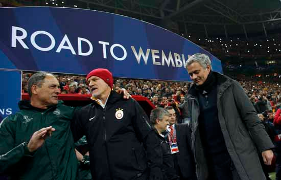 Mourinho cân bằng kỷ lục vào bán kết của Sir Alex ảnh 1