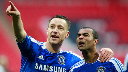 Hậu vệ Ashley Cole "lăng mạ" FA để bênh John Terry ảnh 1