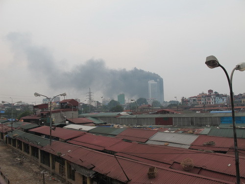 Chùm ảnh vụ cháy tòa tháp đôi 33 tầng ở Cửa Bắc ảnh 12