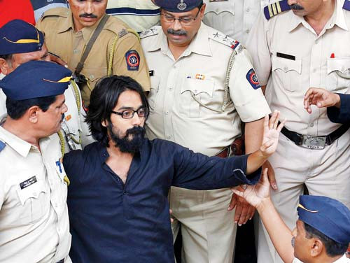 Họa sĩ Ấn Độ bị bắt vì dám vẽ Quốc hội như bệ xí ảnh 1