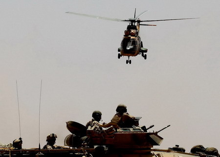 Mỹ khoe vũ khí khủng trong cuộc tập trận chung ảnh 2