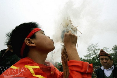 Độc đáo hội thi thử thách tài nội trợ cánh mày râu ảnh 3