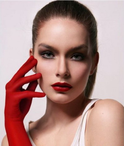 Bảy bước trang điểm giúp bạn gái che đi tàn nhang ảnh 7