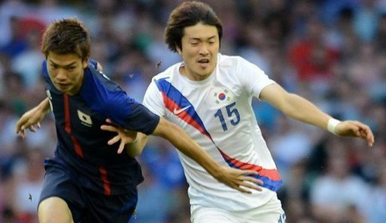 Cầu thủ Hàn Quốc đòi chủ quyền biển đảo bị treo giò ảnh 1