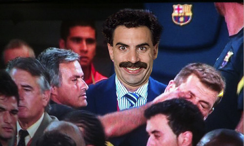 Dân mạng "chế" hình ảnh móc mắt của Mourinho ảnh 5