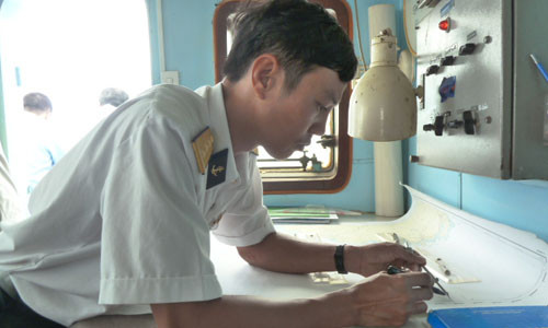 Một ngày làm việc trên tàu Hải quân Vạn Hoa 785 ảnh 3