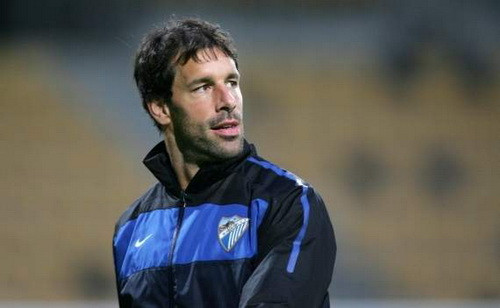 Van Nistelrooy bất ngờ lọt vào tầm ngắm của Inter ảnh 1