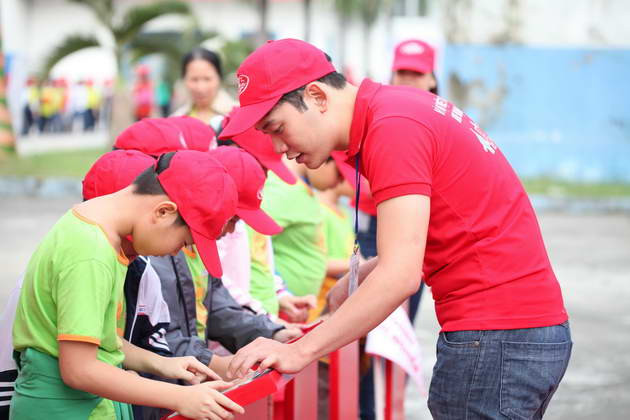 Hàng nghìn học sinh dự ngày hội rửa tay xà phòng ảnh 1