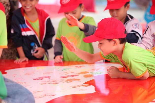 Hàng nghìn học sinh dự ngày hội rửa tay xà phòng ảnh 5