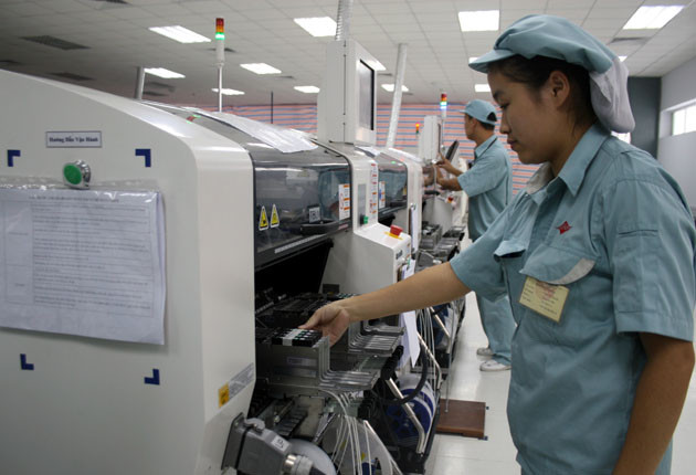 "Đột nhập" nhà máy sản xuất điện thoại của Viettel ảnh 4