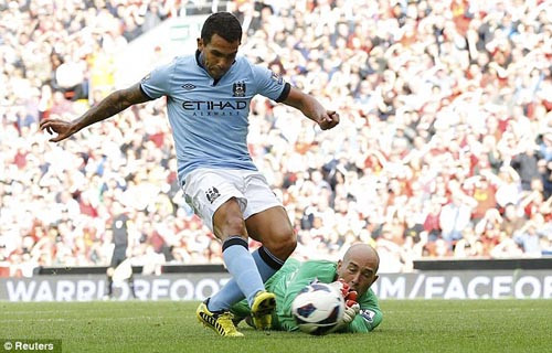 Hàng thủ sai lầm, Liverpool trả giá trước Man City ảnh 3