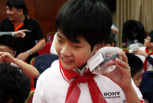 Học cách lắp ráp máy ghi âm cùng Sony Việt Nam ảnh 3 Học cách lắp ráp máy ghi âm cùng Sony Việt Nam ảnh 3