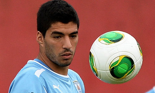 Carragher "khuyên" Liverpool nên bán Luis Suarez ảnh 1 Carragher "khuyên" Liverpool nên bán Luis Suarez ảnh 1