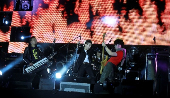 Rockstorm: Choáng ngợp nơi năng lượng tỏa mạnh ảnh 1