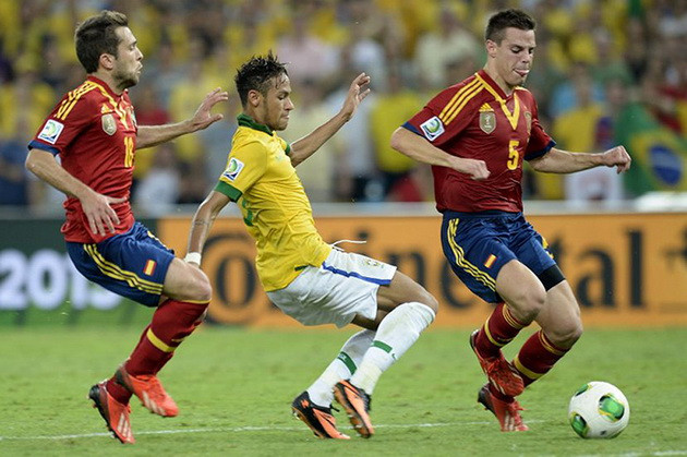 Del Bosque tin thần may mắn sát cánh cùng Brazil ảnh 1