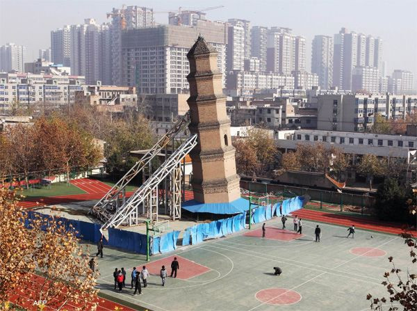 Trung Quốc cũng có “tháp nghiêng” như tháp Pisa ảnh 1