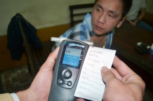 Báo động gia tăng chống người thi hành công vụ ảnh 4