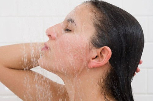 Mẹo nhỏ giúp nhanh chóng làm dịu làn da khô ráp ảnh 2