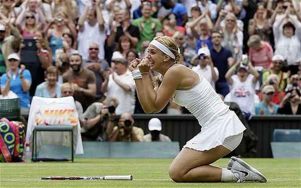 Hạ Radwanska, Lisicki đối đầu Bartoli ở chung kết ảnh 1