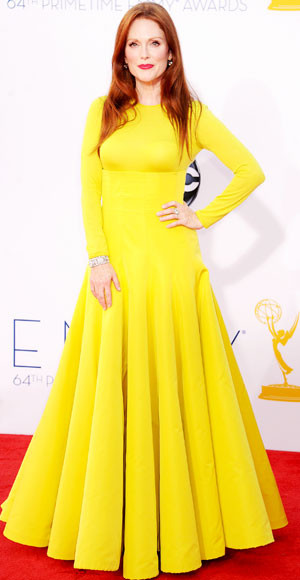 Trang phục thảm đỏ "hot" nhất 2012 của các mỹ nhân ảnh 8