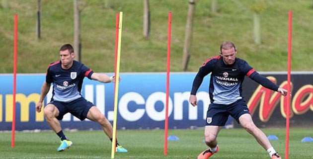 Rooney sung sức khi lên tuyển: Đã quá chán M.U ảnh 1