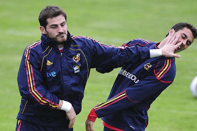 Nội bộ Real "dậy sóng": Casillas cạch mặt Arbeloa ảnh 1
