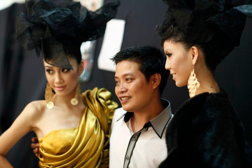 Hình ảnh hậu trường làm tóc Đẹp Fashion Show 10 ảnh 6