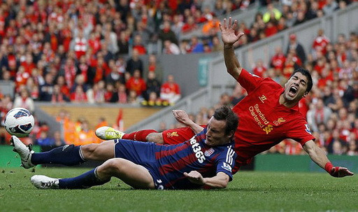 Luis Suarez thừa nhận “chơi bẩn” nhưng “cá tính” ảnh 1