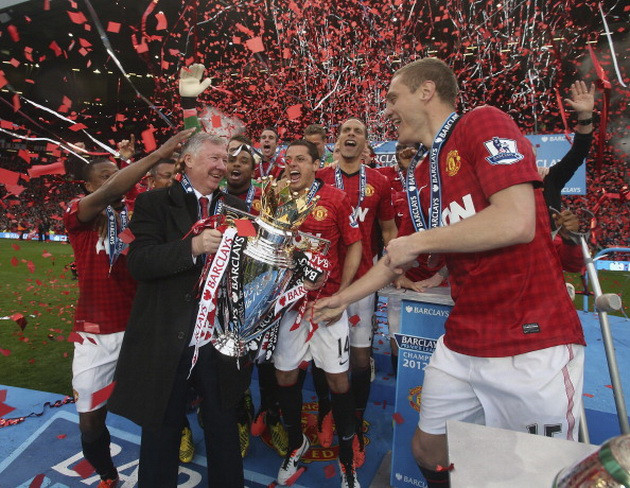 Ferdinand tặng món quà chia tay ý nghĩa cho Sir Alex ảnh 5