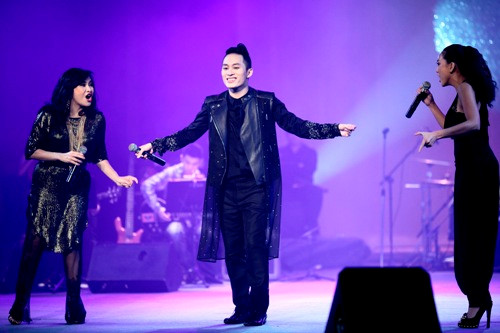 Tùng Dương: Sẽ hứng “đá” để khoác áo... quý ông ảnh 2