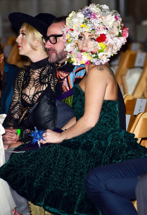 Lady Gaga trình diễn thời trang “dị thường” ở Đức ảnh 5 Lady Gaga trình diễn thời trang “dị thường” ở Đức ảnh 5