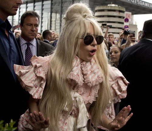 Lady Gaga trình diễn thời trang “dị thường” ở Đức ảnh 3 Lady Gaga trình diễn thời trang “dị thường” ở Đức ảnh 3