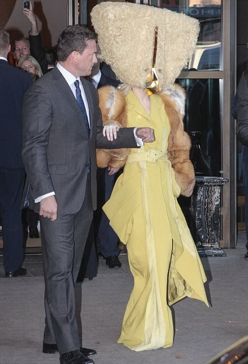 Lady Gaga trình diễn thời trang “dị thường” ở Đức ảnh 1 Lady Gaga trình diễn thời trang “dị thường” ở Đức ảnh 1
